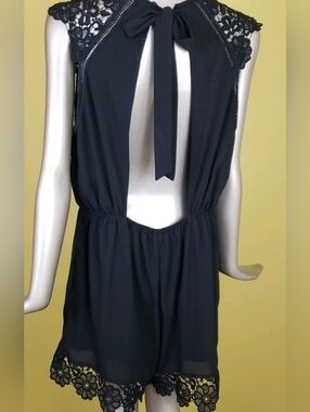 Express Open Back Black Lace Romper Sz 2 With Lots Of Stretch At Waist